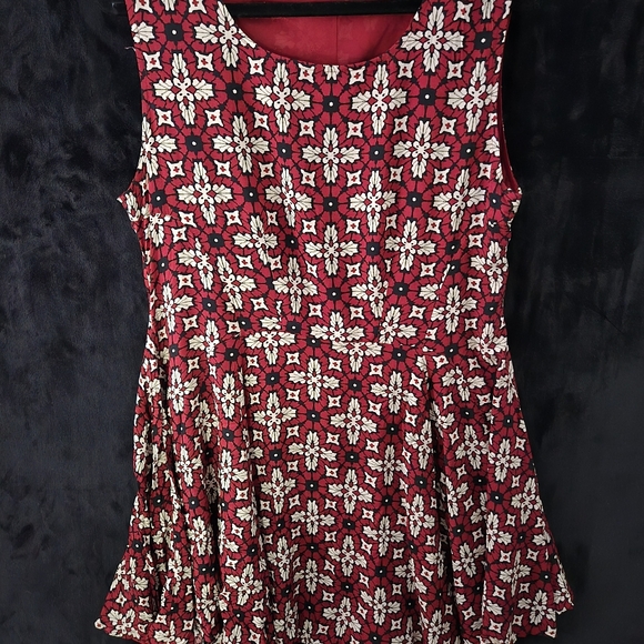 Red print dress - Picture 4 of 11